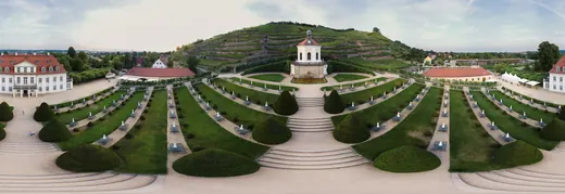 360-Grad-Panorama von Schloss Wackerbarth in Radebeul, aufgenommen von Kellermann's Fotografie